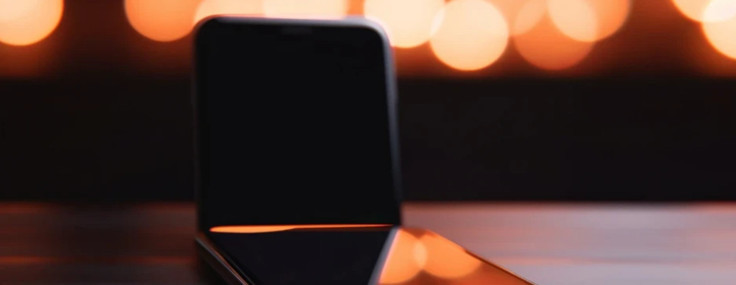 Katlanabilir iPhone'dan yeni ipuçları bu kez Samsung'dan geldi