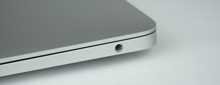 iPhone ve iPad'den kaldırılan kulaklık girişi, MacBook'ta neden halen var?