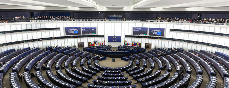 Avrupa Parlamentosu'ndan kritik karar: 16 yaş sınırı geliyor