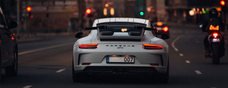 Rusya’da yüzlerce Porsche aynı anda arızalandı