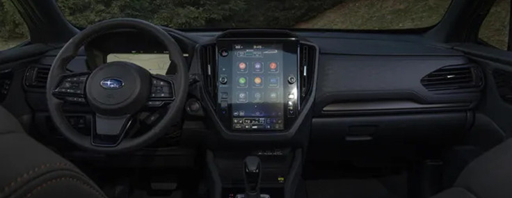 Otomobil üreticileri yeni gelir kapısını buldu: Ekranları kaplayan reklamlar