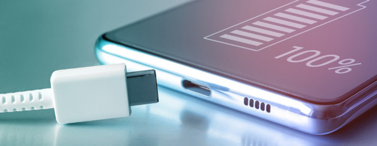 Değiştirilebilir pillere dönüş: Telefonlarda mühürlü kapaklar açılıyor