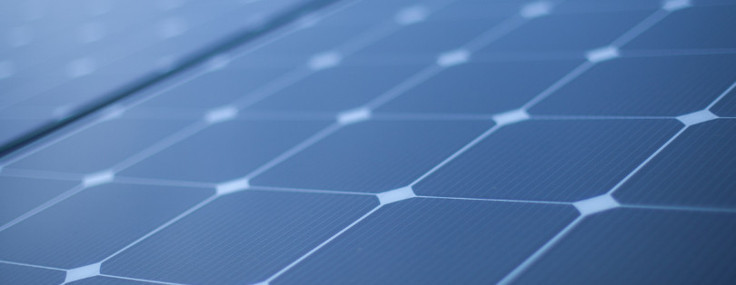 Güneş panellerinin üzerindeki beyaz çizgiler ne işe yarıyor?