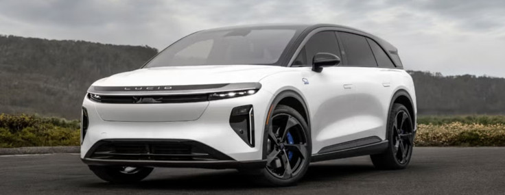 Bu SUV'da yedi kişilik yer var, kaputun altında ise 1.070 beygir