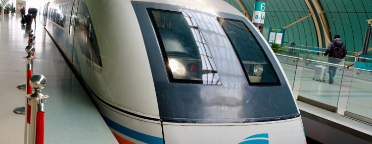 Çin'in yeni mucizesi: Saniyeler içinde uçak hızını yakalayan tren!