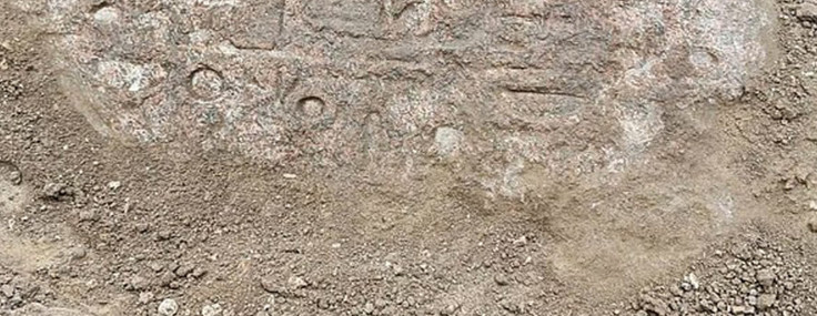 Tarladaki gizemli taş, II. Ramses'e ait dev heykelleri ortaya çıkardı