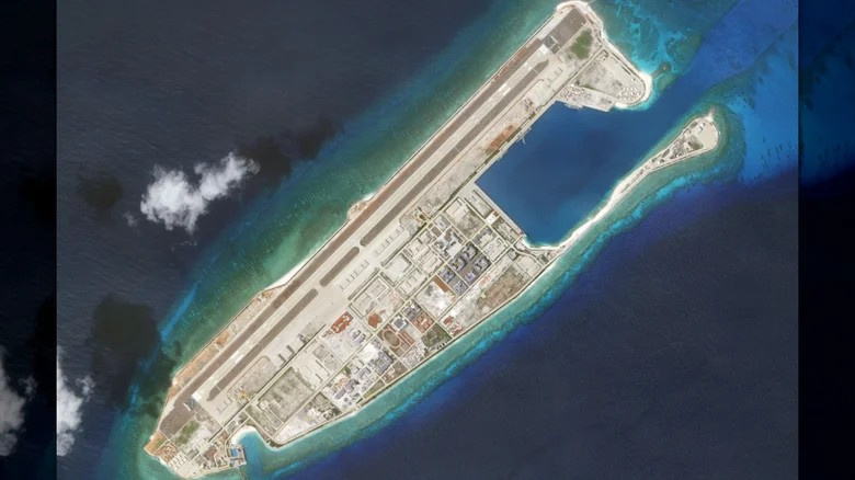 Hiç yokken bir anda ortaya çıkan adalar: Kumdan Çin Seddi projesi nedir? - Resim: 2