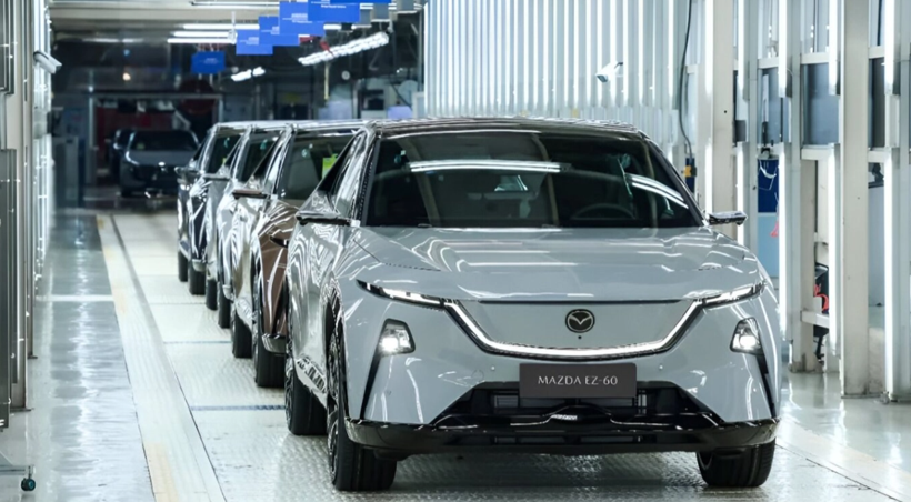 Mazda'nın yeni elektrikli SUV'u EZ-60, Avrupa'ya CX-6e adıyla geliyor - Resim: 2