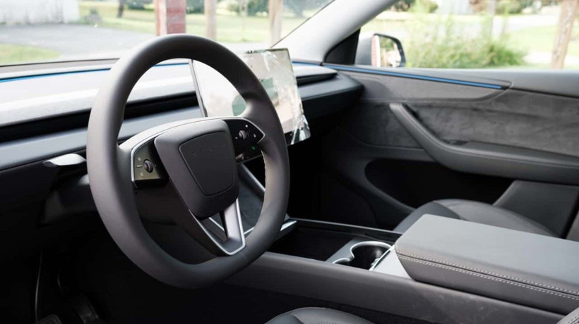 Tesla Model 3 sahiplerine sürpriz: Sinyal kolu geri döndü ama ücretli - Resim: 4