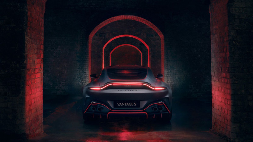2026 Aston Martin Vantage S ile tanışın: 0'dan 100'e 3,3 saniyelik bir başyapıt - Resim: 2