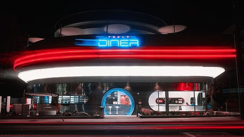 Elon Musk şimdi de lokanta açtı: Tesla Diner ile sıra dışı bir deneyim - Resim: 1