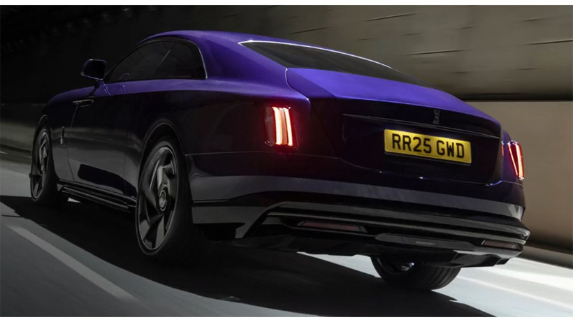 Rolls-Royce’un en güçlü modeli Black Badge Spectre Türkiye’de tanıtıldı! İşte özellikleri! - Resim: 3