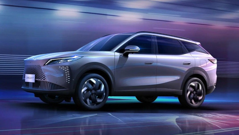 Bir Çinli model daha Türkiye yolunda - Resim: 1