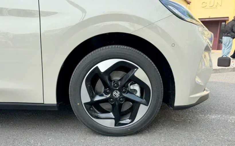 2026 MG4 sahneye çıktı: Ekran büyüdü, yapay zekâ devreye girdi - Resim: 4