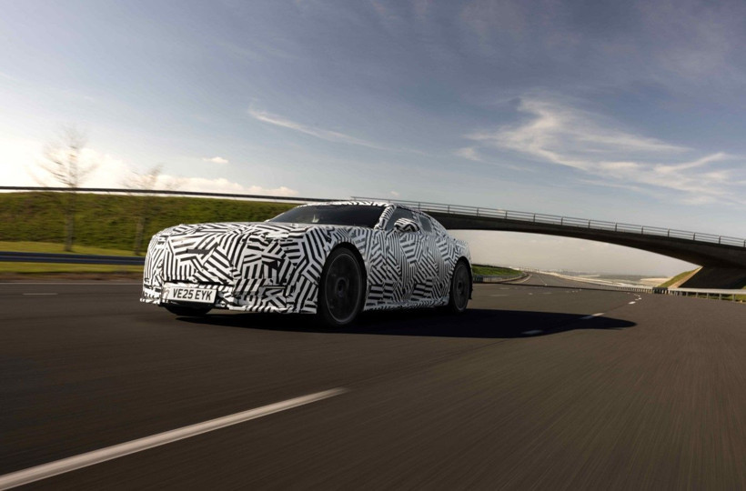 Üç motor, 1300 Nm tork: Jaguar’dan güçlü elektrikli GT - Resim: 1