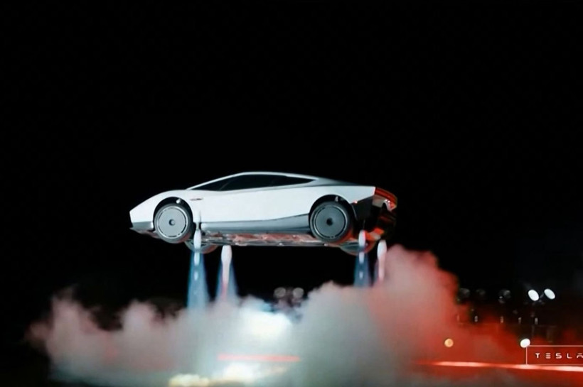 Tesla Roadster’ın bagajında 200 litrelik tank var: Hızlanmaya altı saniyelik destek - Resim: 1