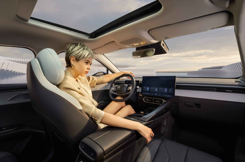 OMODA 5 NEXT Paris’e çıktı: Hibrit motorun yanında neler sunuyor? - Resim: 2