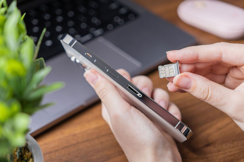 Katlanabilir iPhone için radikal karar: SIM kartlar tarih oluyor - Resim: 2