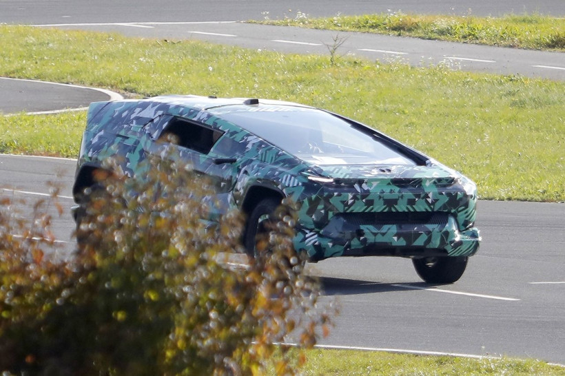 Suudi Arabistan’ın Cybertruck’I kameralara yakalandı - Resim: 4