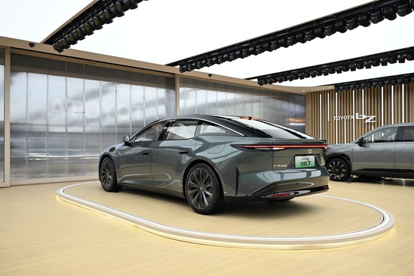 Toyota'nın Amiral Gemisi: Toyota bZ7 Tüm Detaylarıyla Tanıtıldı! - Resim: 3