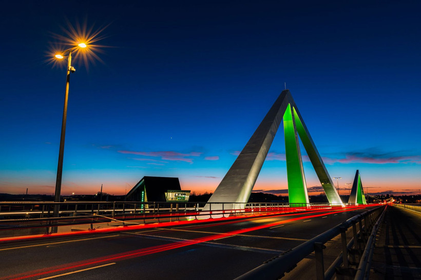 Korku filmi sahnesi değil: Odense şehri yollarını kırmızıya “boyadı” - Resim: 3