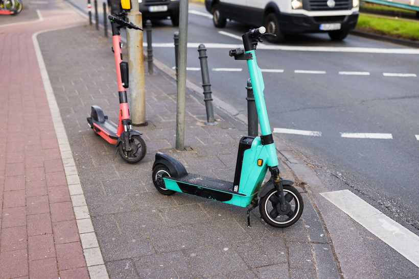 Sokaklardaki gizli tehlike: e-scooter kullanırken bir kez daha düşünün - Resim: 1