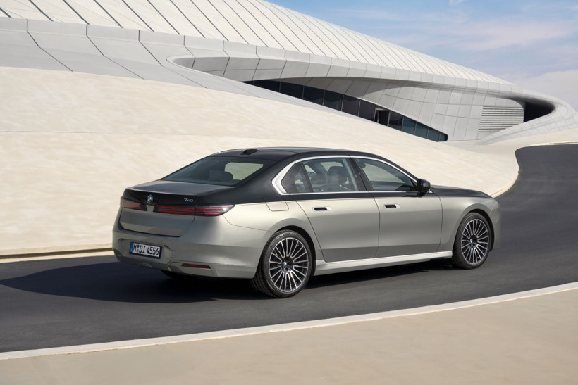 Yeni BMW 7 Serisi Türkiye’de: Elektrikli versiyonu benzinliden 7 milyon TL daha ucuz - Resim: 10