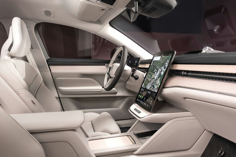 Tek şarjla yaklaşık 700 km gidiyor: Volvo ES90 Türkiye fiyatı belli oldu - Resim: 4