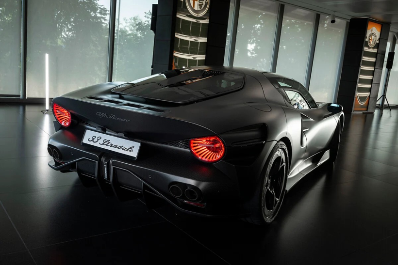 Alfa Romeo 33 Stradale Perla Nera: Sadece bir tane üretildi - Resim: 4