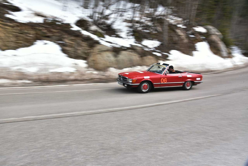 Mustang’den Corvette’e: Uludağ’da karlı zeminde otomobil şovu - Resim: 4