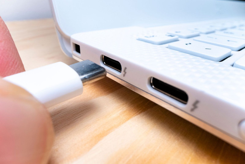 USB girişlerinin yanındaki hangi simge, ne anlama geliyor? - Resim: 4