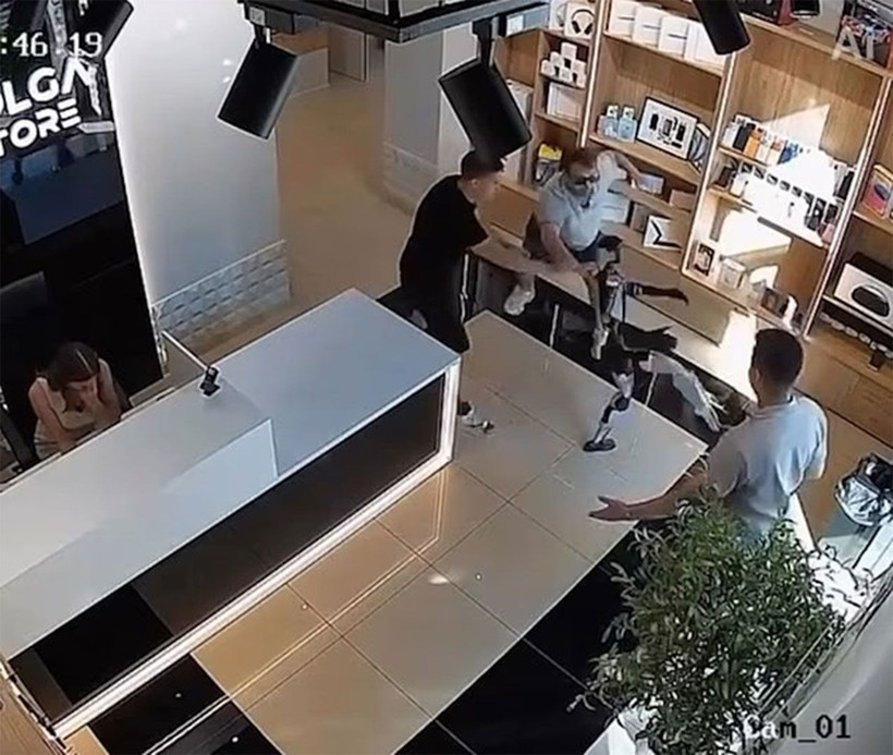 Rusya'da robot asistan müşteriye saldırdı - Resim: 4
