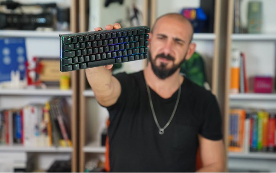 ASUS ROG Falchion İnceleme