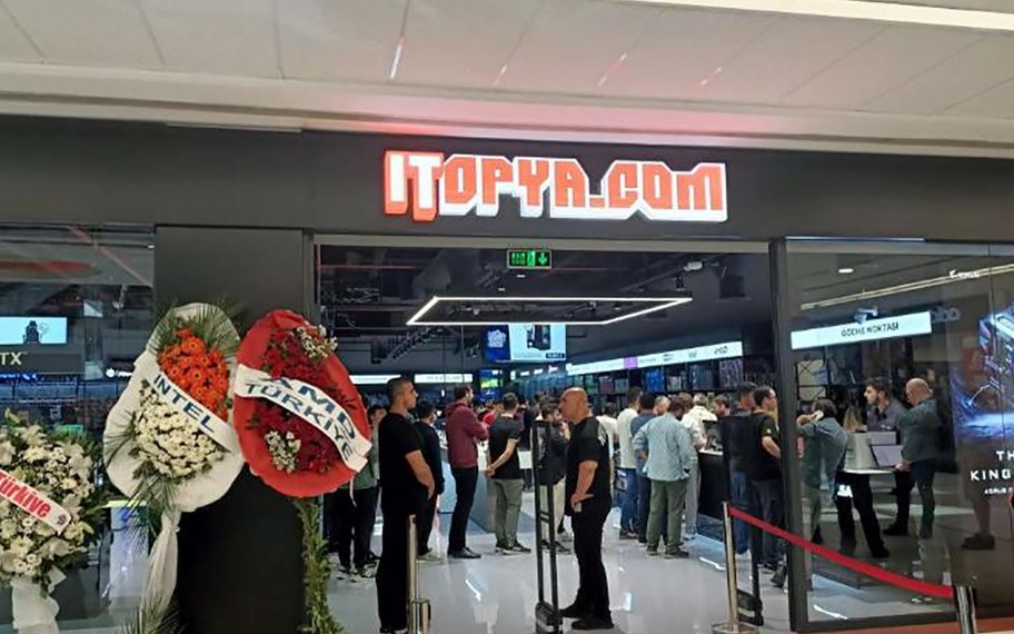 ITOPYA.COM İstanbul AIRPORT AVM Mağazası Açıldı