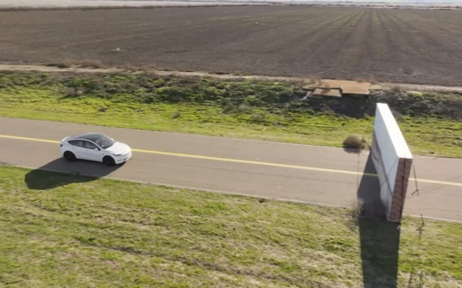 Tesla'nın Autopilot'u, Looney Tunes testinde nasıl sınıfta kaldı?