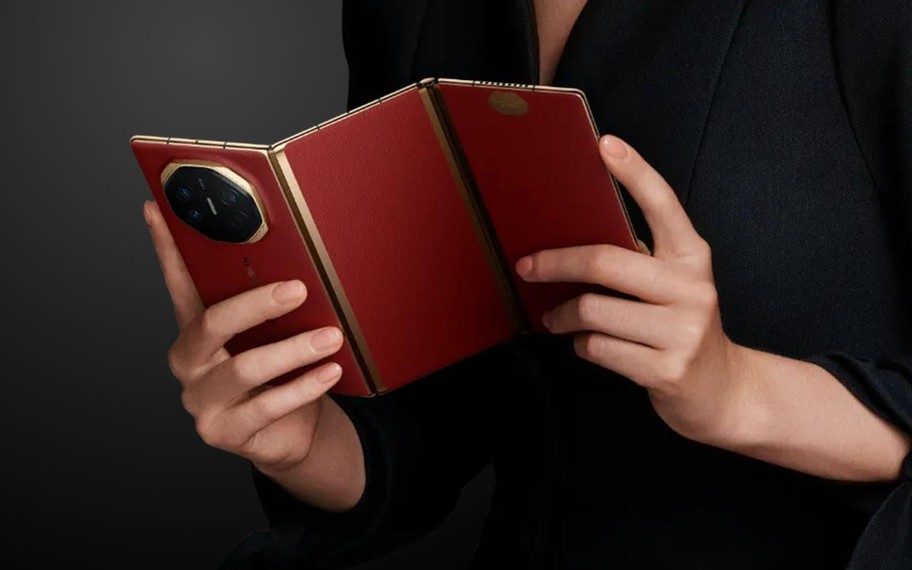 Huawei, üçe katlanabilir telefonu Meta XT'yi yenilemeye hazırlanıyor