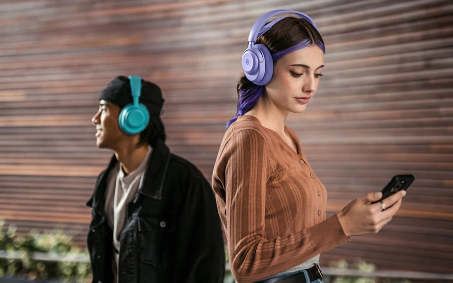 SteelSeries, Arctis Nova 3P Glow Up Bundle’ı tanıttı