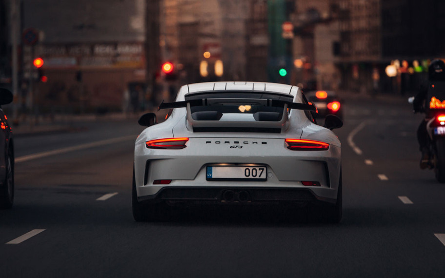 Rusya’da yüzlerce Porsche aynı anda arızalandı