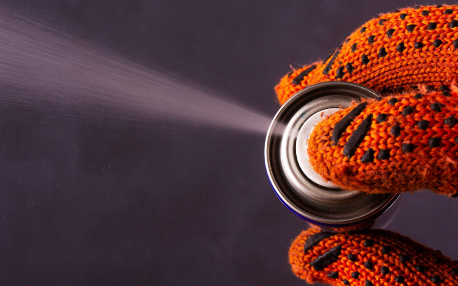 Çok amaçlı spreyleri elektronik cihazlarda kullanabilir miyiz?