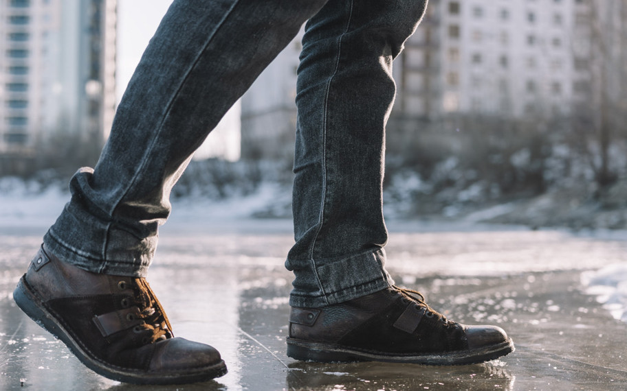 Bilim dünyası iki asırlık yanlışı düzeltti: Buz neden kaygandır?