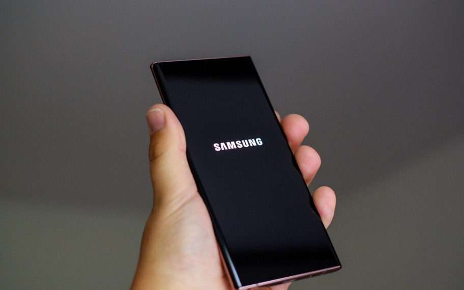 Samsung'un yan tuşuna istediğiniz uygulamayı atayabilirsiniz