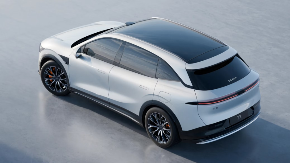 Sadece dokuz dakikada şarj olan Çinli SUV tanıtıldı