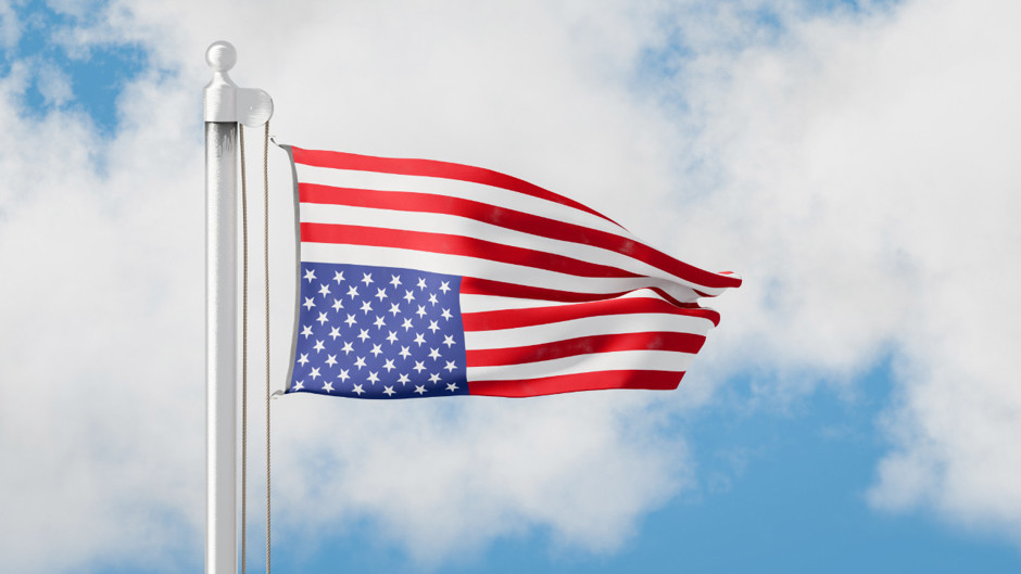 ABD'de bayraklar ters asılmaya başlandı. Peki ama neden?