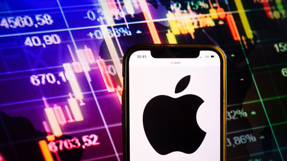 Trump’ın yeni gümrük vergileri, Apple'ı fena salladı