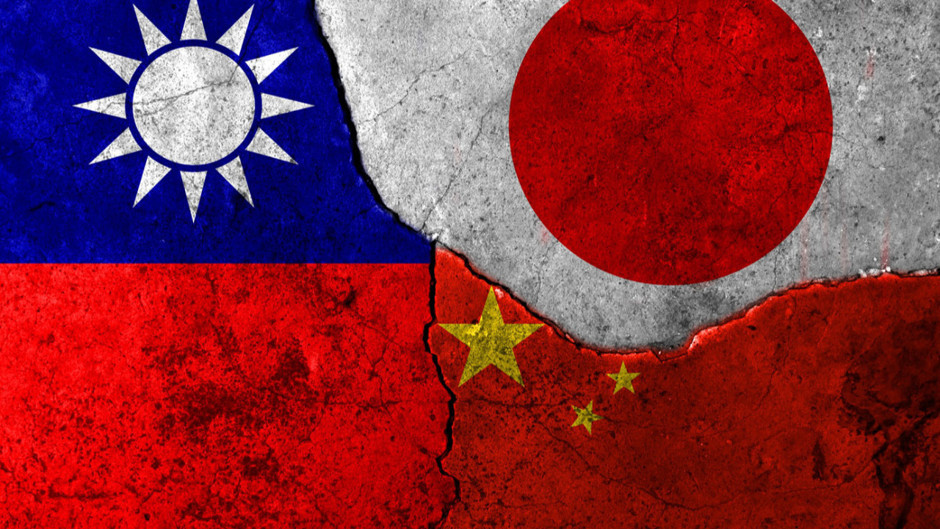 Dev gazete, Üçüncü Dünya Savaşı'nı nasıl çıkarttı?