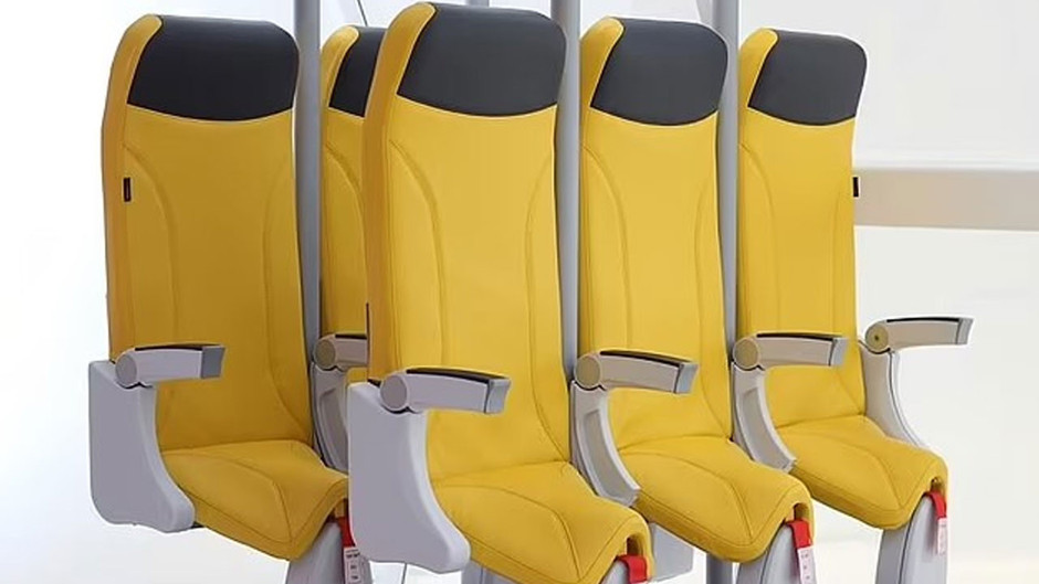 Havayolu şirketleri, yeni bir "ayakta yolcu" koltuğu için düğmeye bastı