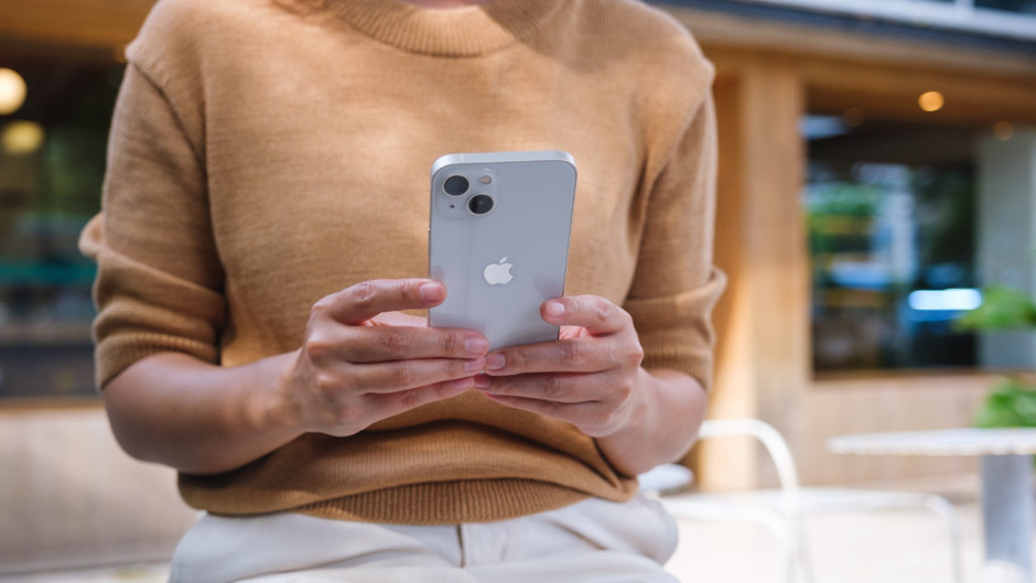 Apple, iPhone 17 ve katlanabilir iPhone için malzeme tercihini değiştiriyor