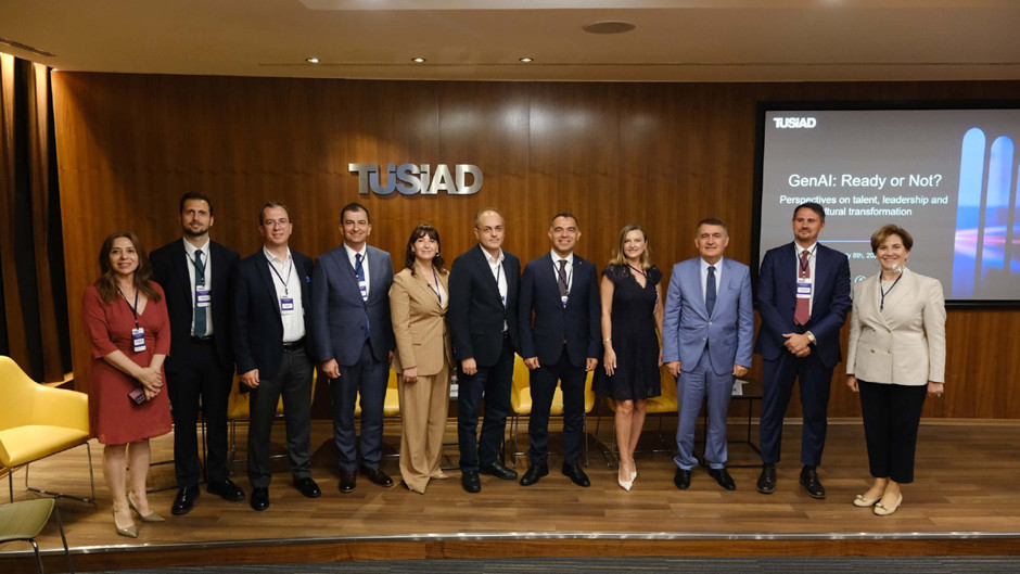 TÜSİAD, üretken yapay zekaya geçiş sürecini ele alan yeni raporunu tanıttı