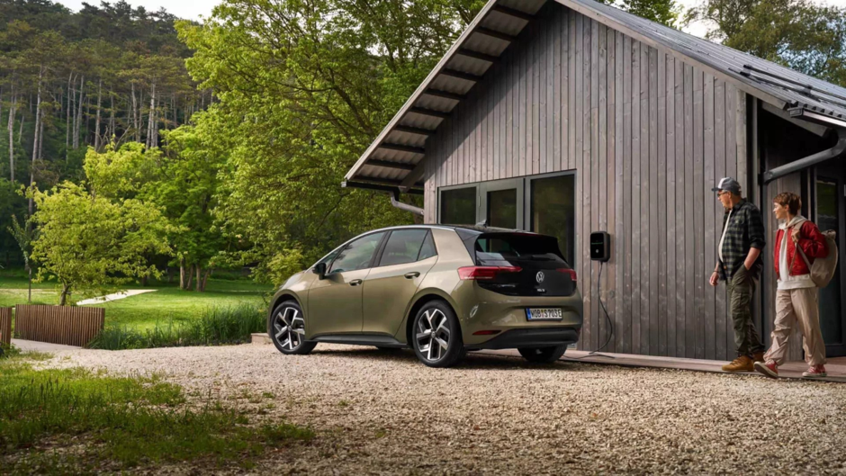 Elektrikli araçlarda yeni tartışma: Daha fazla performans için aylık ücret öder misiniz?