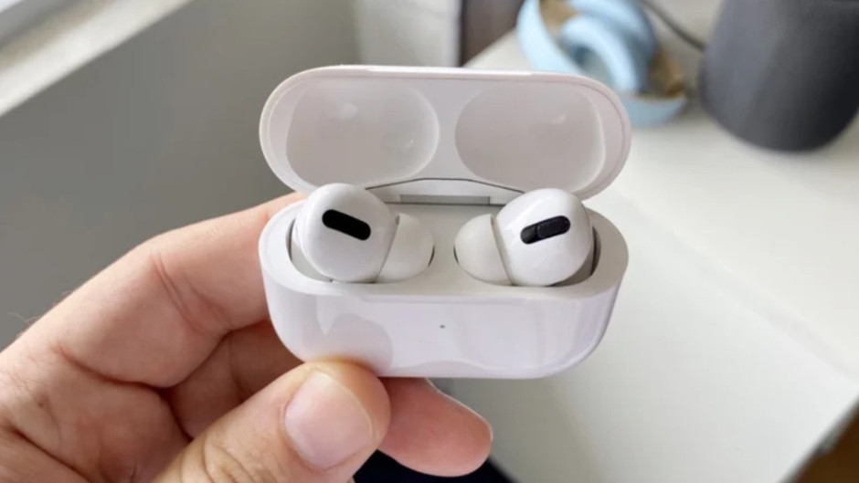 AirPods Pro 3 şarj kutusu yeniden tasarlanıyor: İşte sızan detaylar